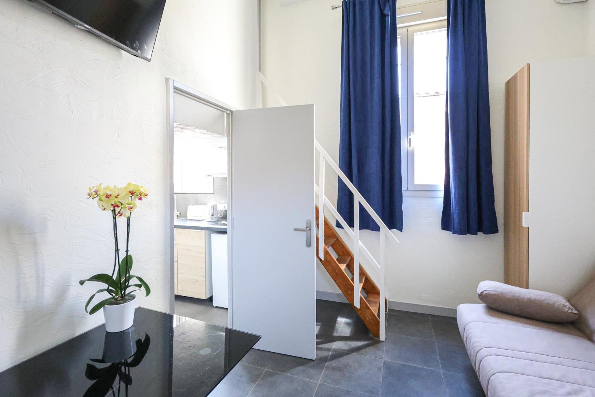 Studio avec mezzanine